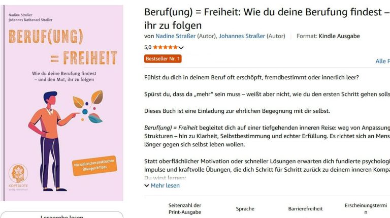 Kurs der Art Factory ncstreetsart Ein Tisch mit Kunstmaterialien, Farben, Flaschen und Papier in einem Garten.