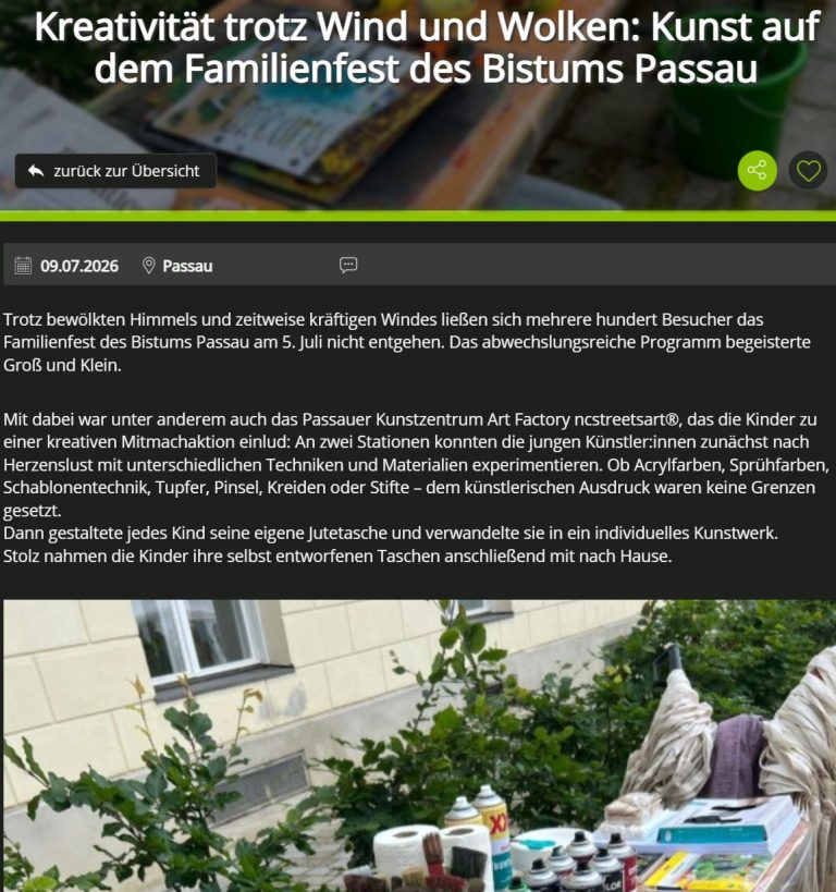Art Factory ncstreetsart Person hält Bücher vor einem Fenster, umgeben von grünen Pflanzen.